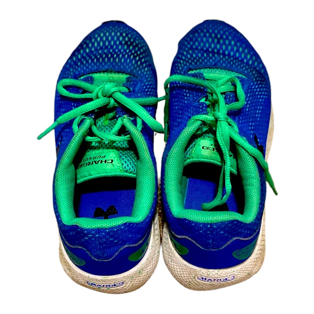 Under Armor Size 4 Athletic Shoes